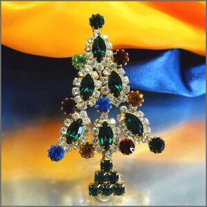 1980s Vintage Eisenberg Ice Swarovski Crystal Christmas Tree Pin 16939